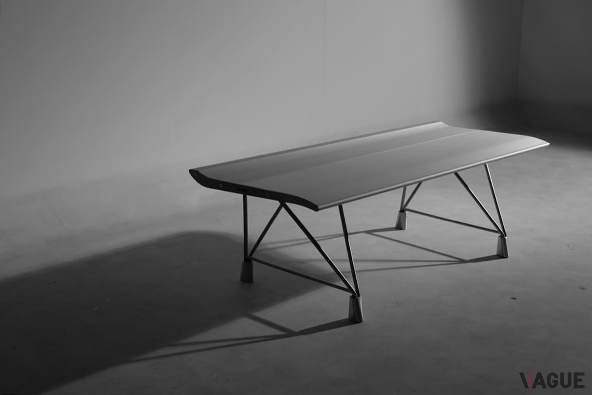 背もたれのないAero（ウィズアウトバック）は、2−4人掛となる