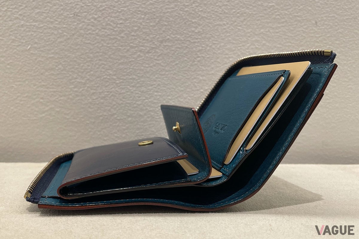 札入れ×1、小銭入れ×1、カート?ホ?ケット×5(内4／外1)の充実した収納力