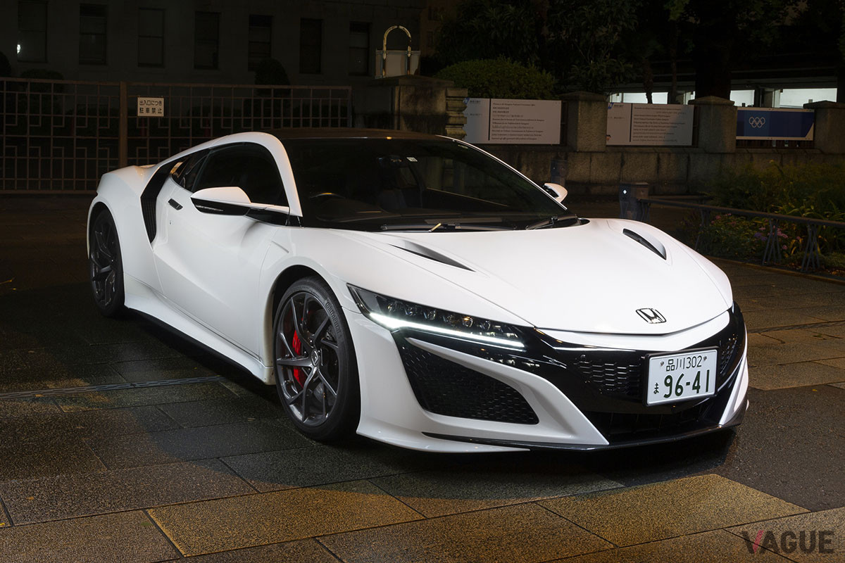すでに国内限定30台という「タイプS」は受付終了。いまとなってはスタンダードなNSXのデザインもシンプルでいい