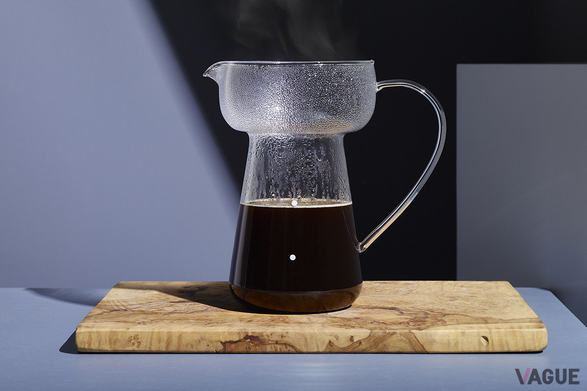 サーバー上部のふくらみには、コーヒーをドリップした際に生まれる蒸気と香りが満ちる仕組み