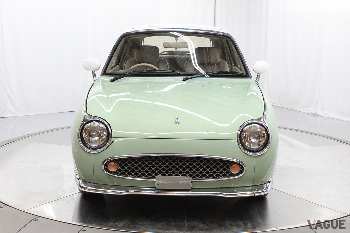 およそ160万円で落札された日産「フィガロ」（C）2021 Courtesy of RM Sotheby's