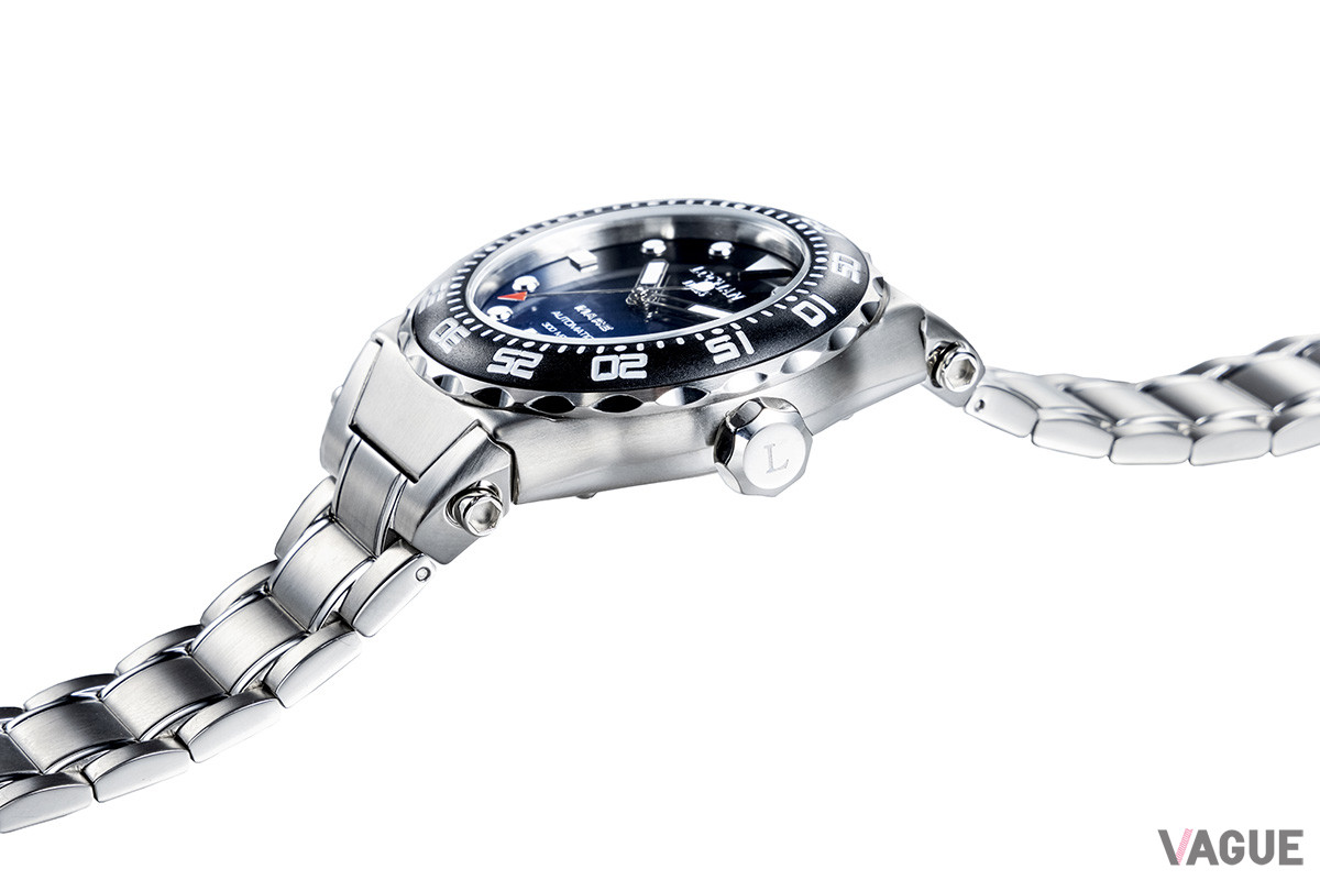 本格ダイバーズらしいガッチリとした逆回転防止ベゼル