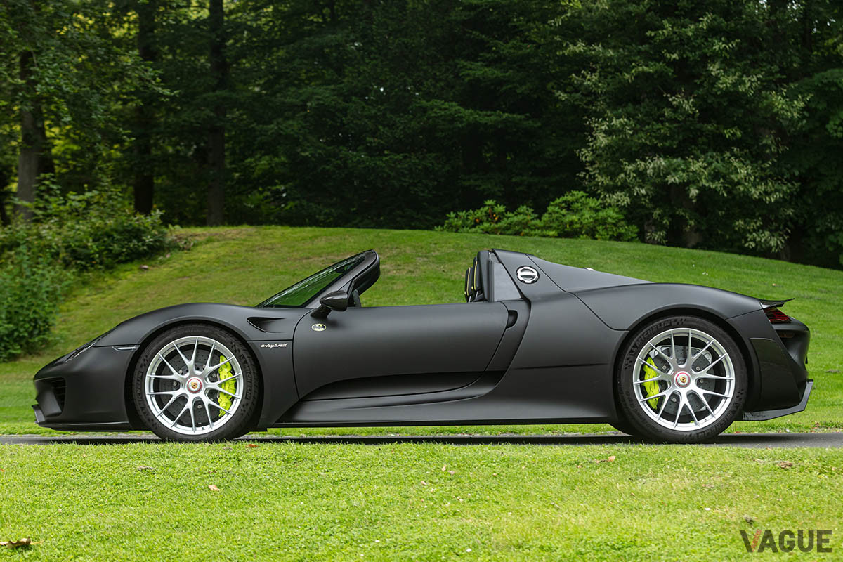 およそ1億7000万円で落札されたポルシェ「918スパイダー・ヴァイザッハ」（C）2021 Courtesy of RM Sotheby's