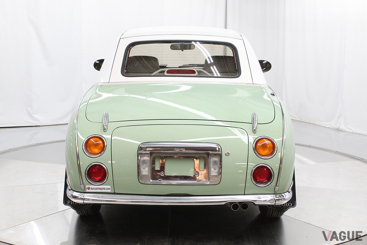 およそ160万円で落札された日産「フィガロ」（C）2021 Courtesy of RM Sotheby's