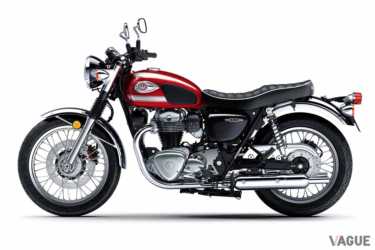 「W800」キャンディファイアレッド×メタリックディアブロブラック