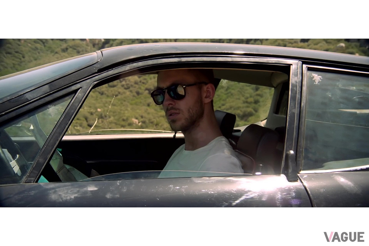 フェラーリ「512BB」に乗るCalvin Harris（C）Youtube（Calvin Harris）