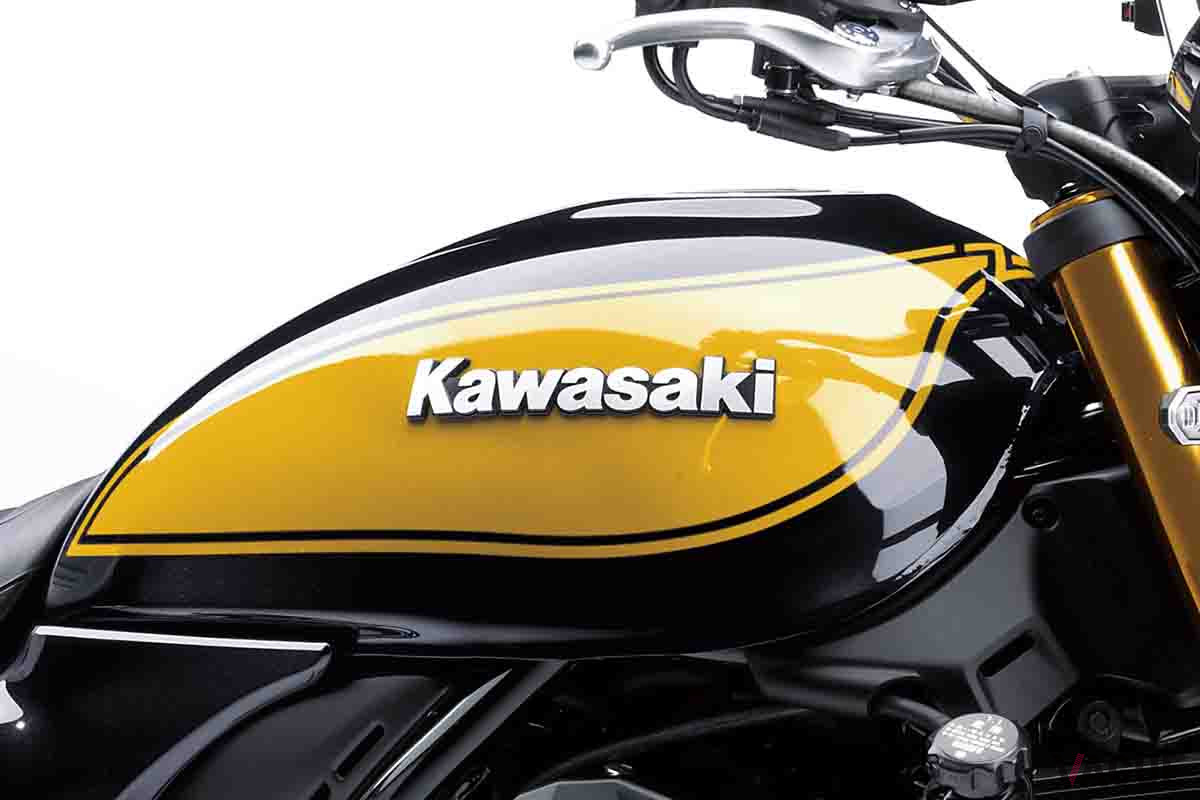 カラーリングは、かつて「Z1」のヨーロッパ仕様にのみ存在していた、イエローボールを想起させる専用色を採用している
