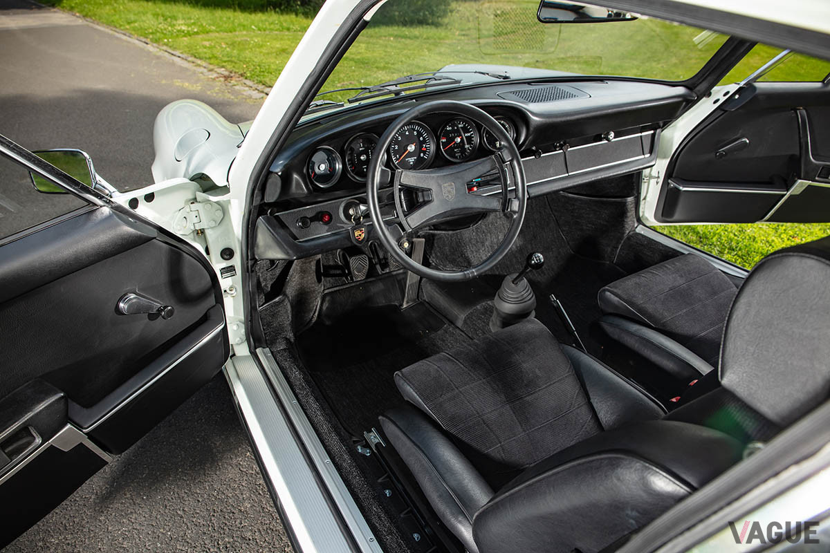 およそ6135万円で落札されたポルシェ「911カレラRS 2.7ツーリング」（C）2021 Courtesy of RM Sotheby's