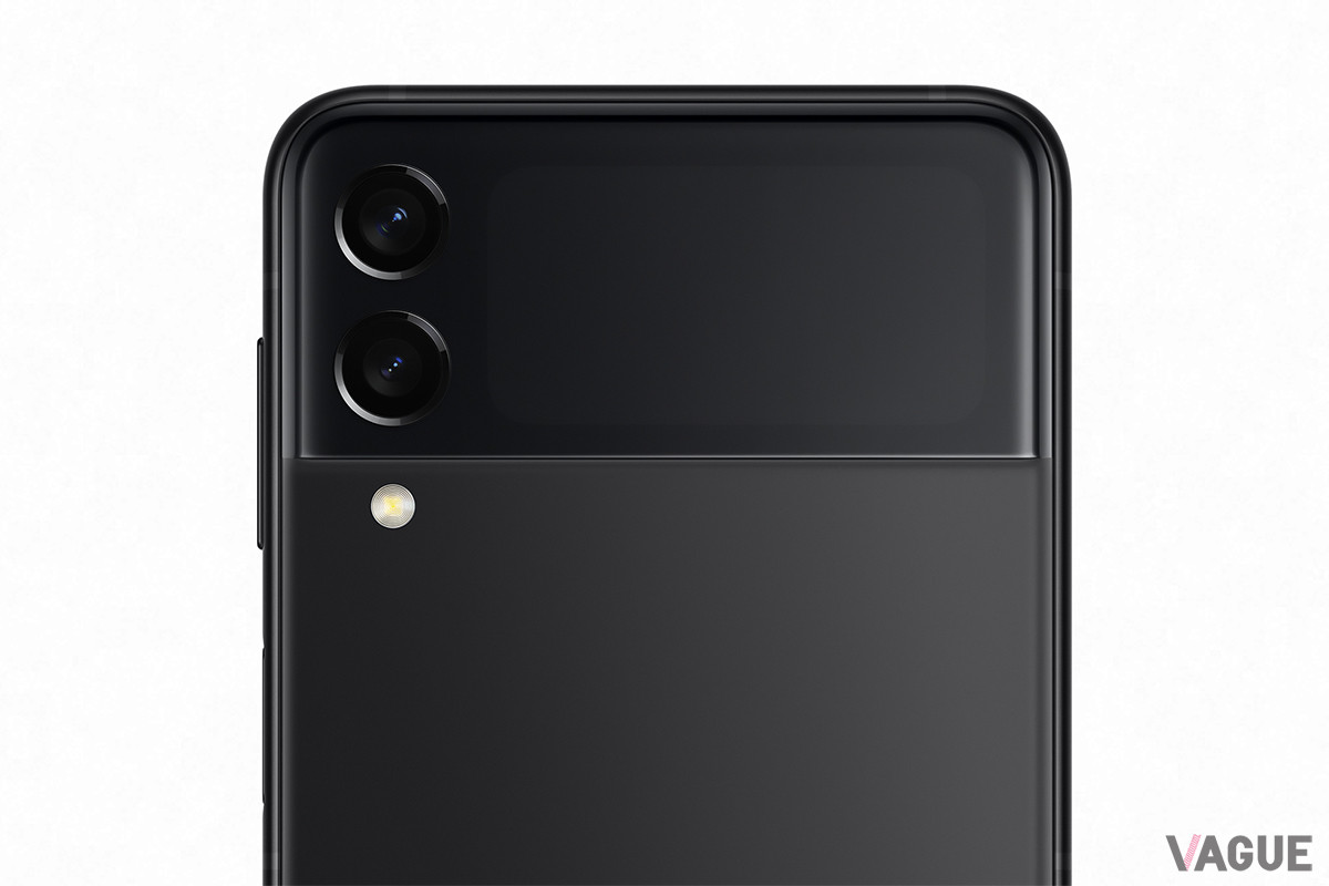 「Galaxy Z Flip3 5G」のカメラは、アウト側が有効画素数約1200万画素、イン側は約1000万画素と高画質。アウトカメラは、広角と超広角というふたつのレンズを備えている