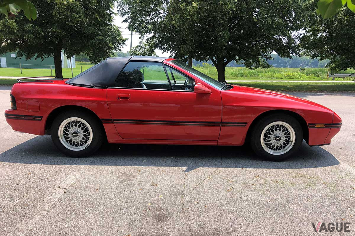 177万円で落札されたマツダ「RX-7カブリオレ」（C）2021 Courtesy of RM Sotheby's