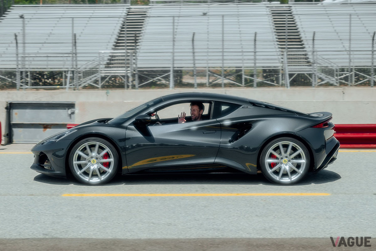 「エミーラ」のボディサイズは、全長4413×全幅1895×全高1226mm