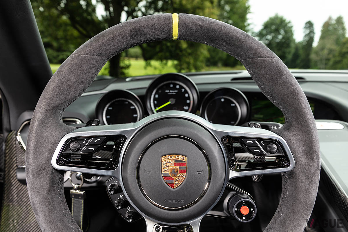 およそ1億7000万円で落札されたポルシェ「918スパイダー・ヴァイザッハ」（C）2021 Courtesy of RM Sotheby's