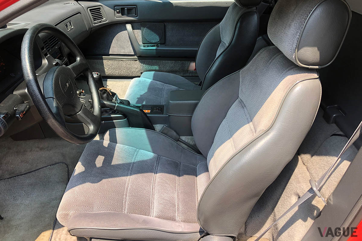 177万円で落札されたマツダ「RX-7カブリオレ」（C）2021 Courtesy of RM Sotheby's