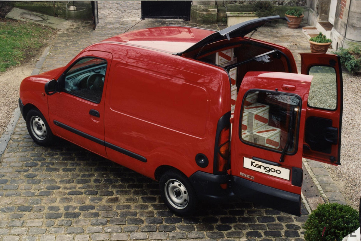 欧州では後部座席を廃した商用モデル、「カングー エクスプレス」も販売されていた（C）Renault SA
