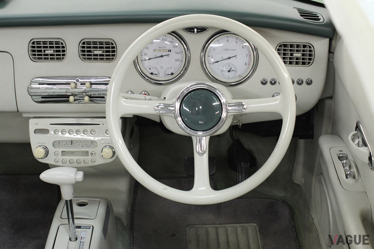 およそ160万円で落札された日産「フィガロ」（C）2021 Courtesy of RM Sotheby's