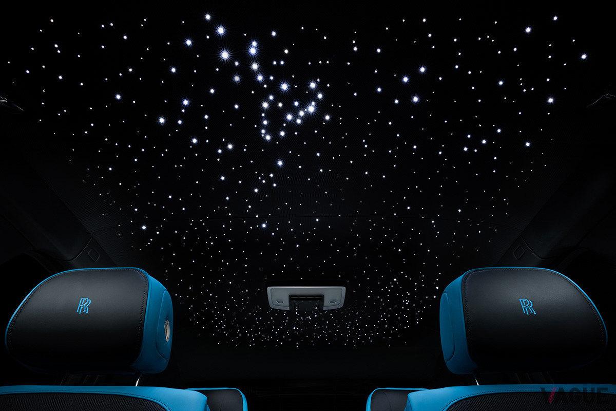 まるで星空のようなスターライト・ヘッドライニング