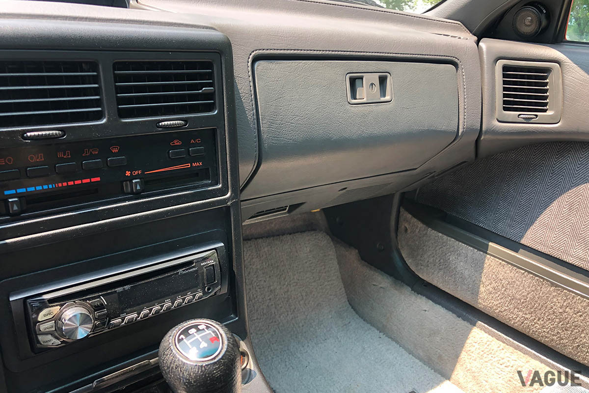 177万円で落札されたマツダ「RX-7カブリオレ」（C）2021 Courtesy of RM Sotheby's