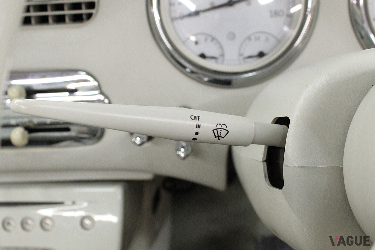 およそ160万円で落札された日産「フィガロ」（C）2021 Courtesy of RM Sotheby's