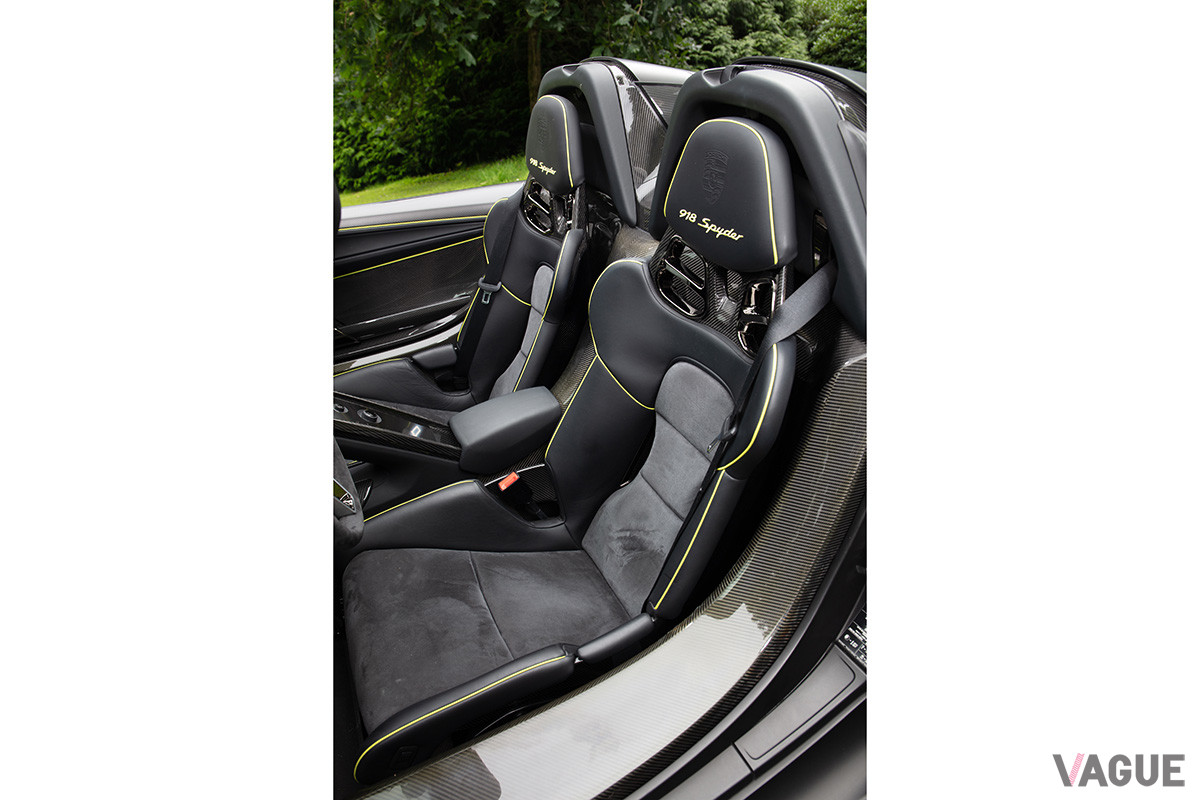 およそ1億7000万円で落札されたポルシェ「918スパイダー・ヴァイザッハ」（C）2021 Courtesy of RM Sotheby's