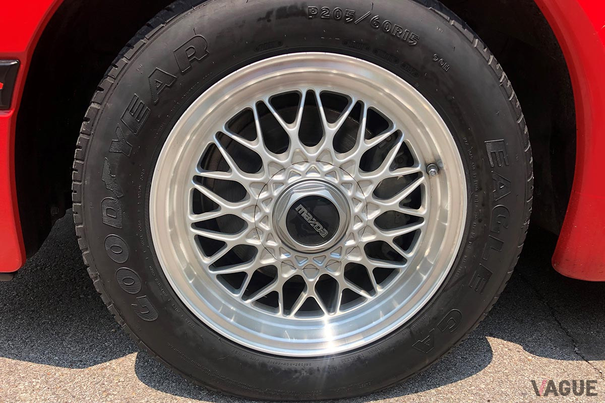 177万円で落札されたマツダ「RX-7カブリオレ」（C）2021 Courtesy of RM Sotheby's