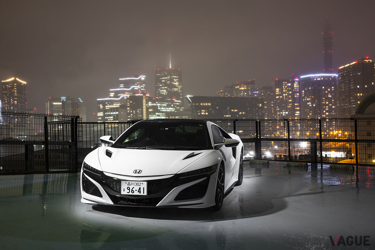 低速の街乗りでも違和感ないNSX
