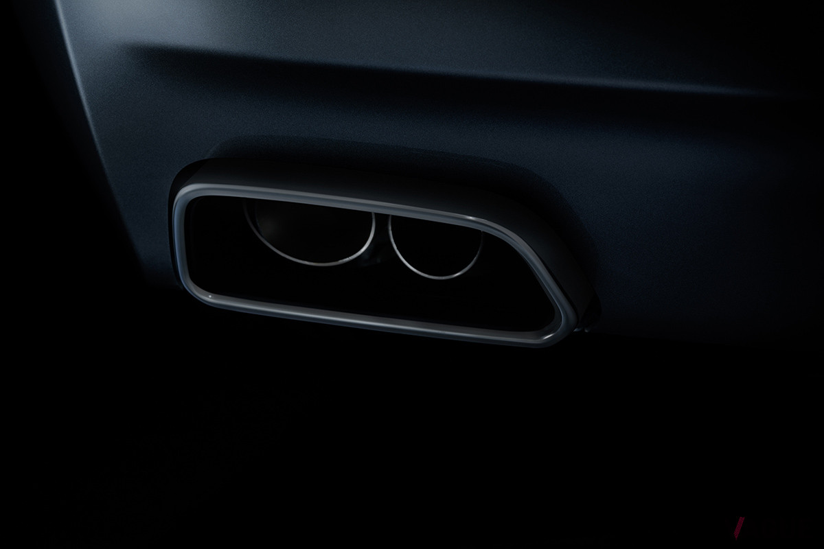 ダークティント仕上げされたマフラーエンド