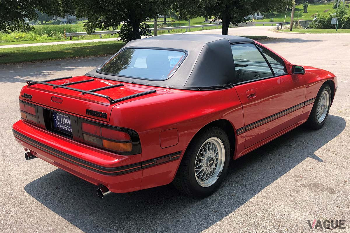 177万円で落札されたマツダ「RX-7カブリオレ」（C）2021 Courtesy of RM Sotheby's