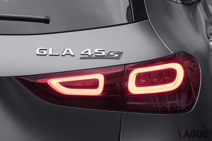 メルセデスAMG「GLA 45S 4MATIC+」のエンブレム