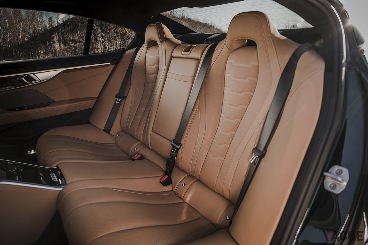「B8グランクーペ」のリアシート