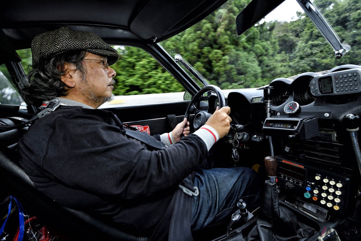 カメラマン氏を助手席に乗せての走りでは、つとめて冷静にふるまっていたものの、内心では楽しさに快哉を上げたいところであった