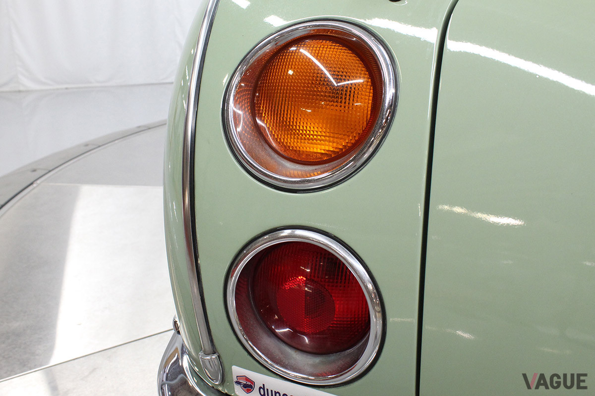 およそ160万円で落札された日産「フィガロ」（C）2021 Courtesy of RM Sotheby's