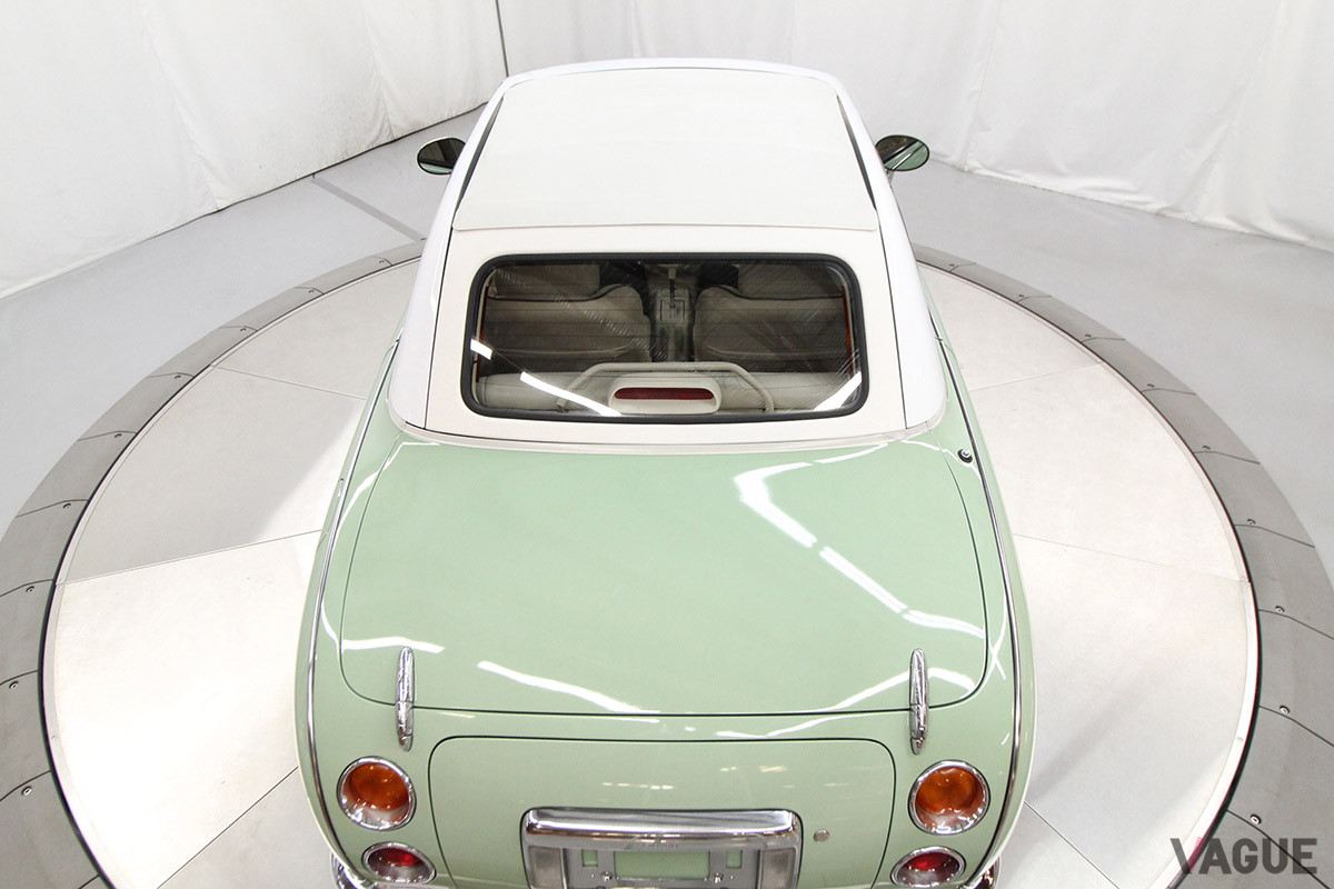 およそ160万円で落札された日産「フィガロ」（C）2021 Courtesy of RM Sotheby's