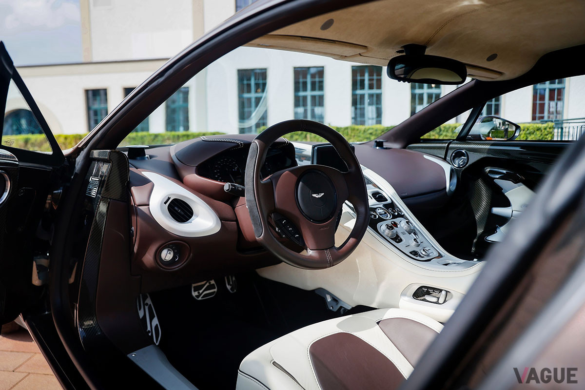 約2億800万円で落札されたアストンマーティン「One-77」（C）2021 Courtesy of RM Sotheby's