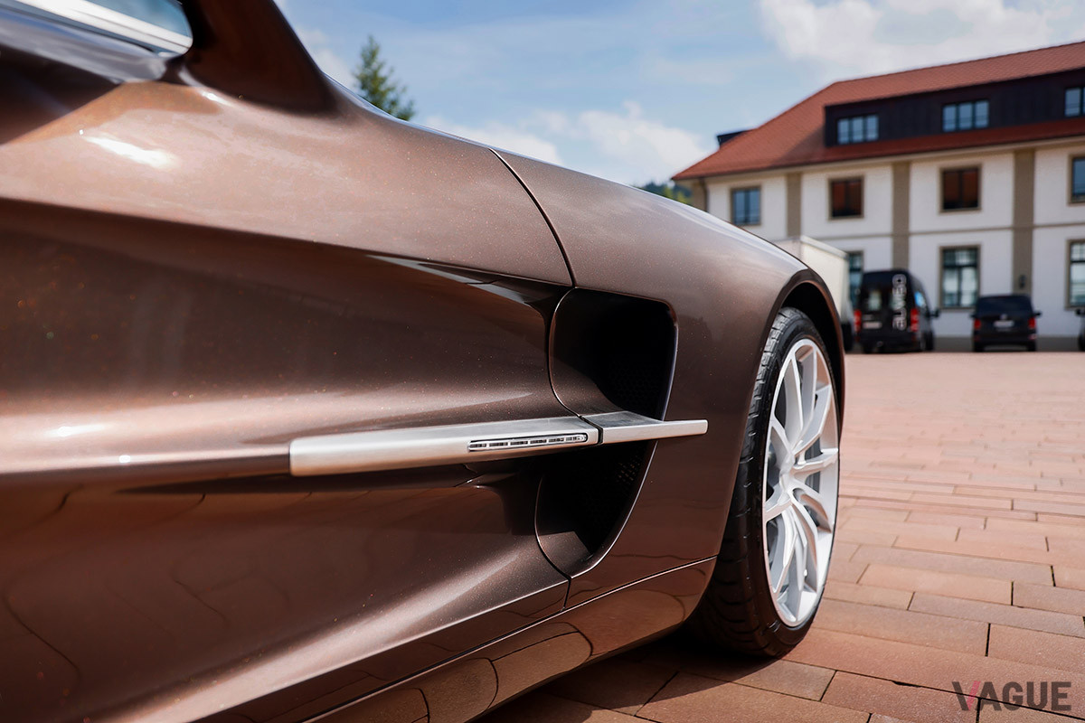 約2億800万円で落札されたアストンマーティン「One-77」（C）2021 Courtesy of RM Sotheby's