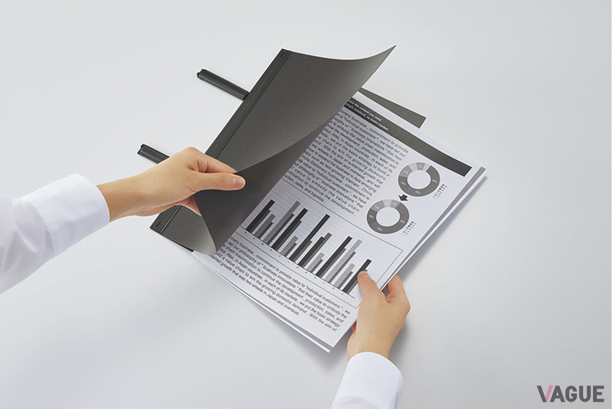 「クリップノート」は新開発のとじ具により、コピー用紙や書類に穴を開けることなく、クリップの開閉だけでとじられる