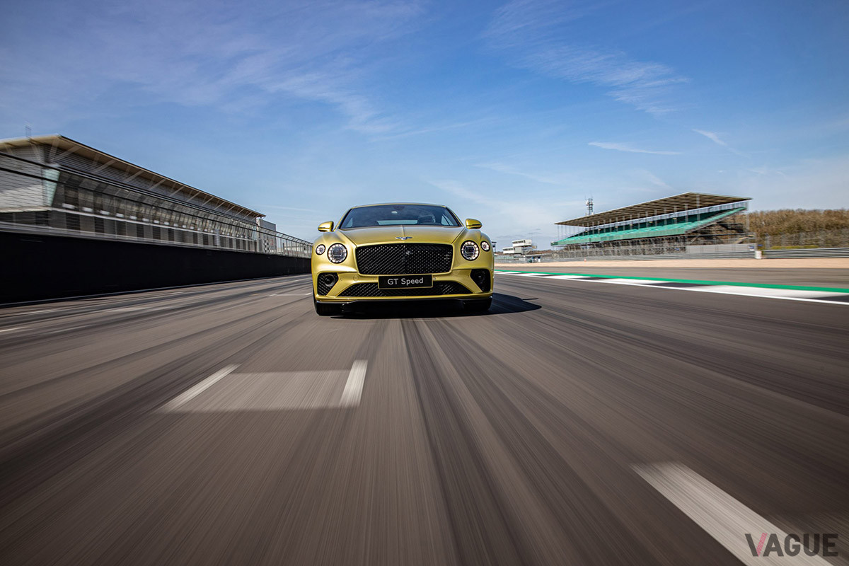 「コンチネンタルGTスピード」の0-100km／h加速は3.6秒だ