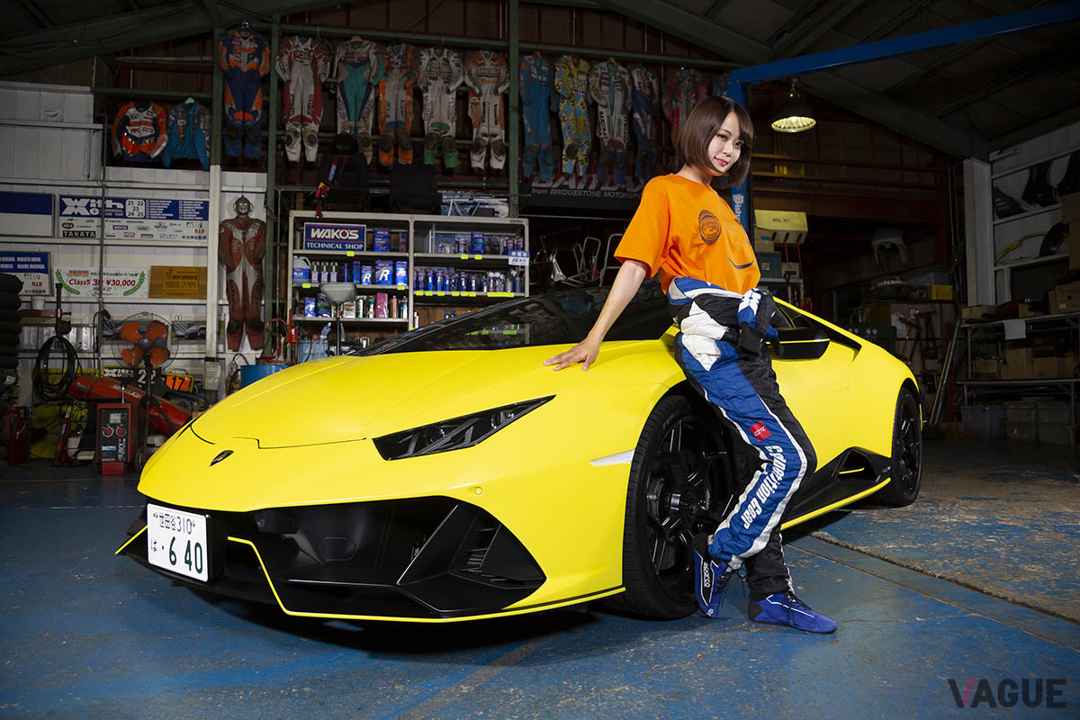 今回の試乗車は、ランボルギーニ「ウラカンEVO」。元気が出そうなビタミンカラーの「フルオ カプセル」です