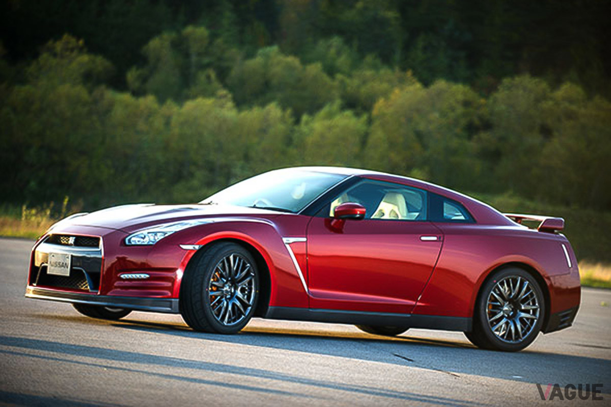 リビングストン医師の「GT-R」はホイール形状やライト構造から見て2015年式と思われる。550psを誇る3.8リッターV6エンジンを搭載し、0−100km／h加速は2.7秒を誇る（C）日産