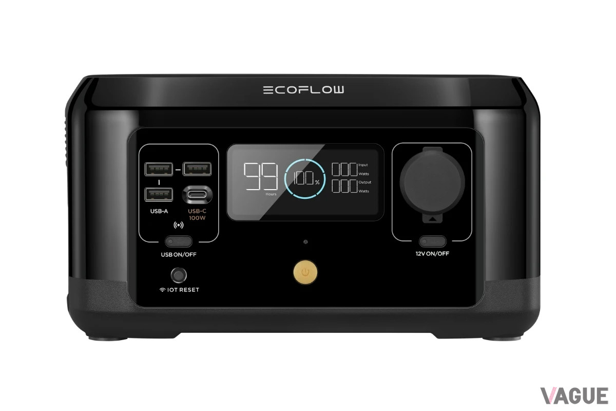 充電状況は正面の液晶で表示する。1時間で80％ほどの急速充電ができるので、充電できるカフェや避難場所で素早くチャージ