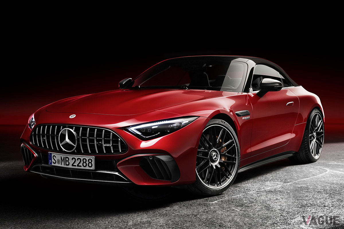 新型のメルセデスAMG「SL」は、ソフトトップのルーフを採用