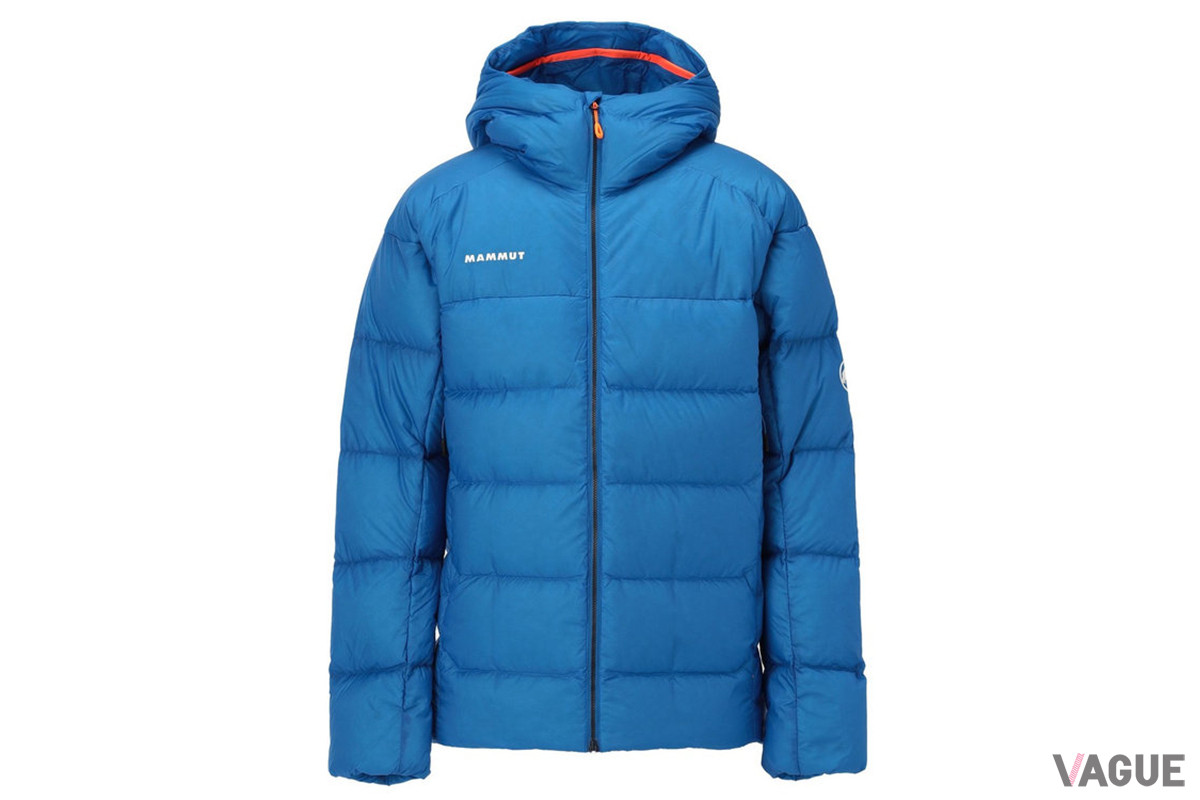 「Meron IN Hooded Jacket AF」のカラー「ice」。サイズはXS／S／M／L／XLの5展開