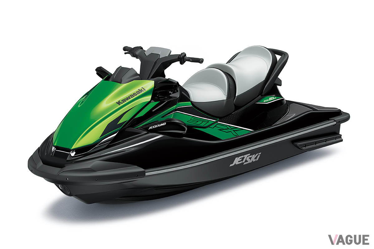 軽量コンパクトで、圧倒的なスポーツ性能を誇る「STX 160」シリーズ。シリーズ上級の「STX 160LX」は、オーディオシステムとラグジュアリーシートを装備