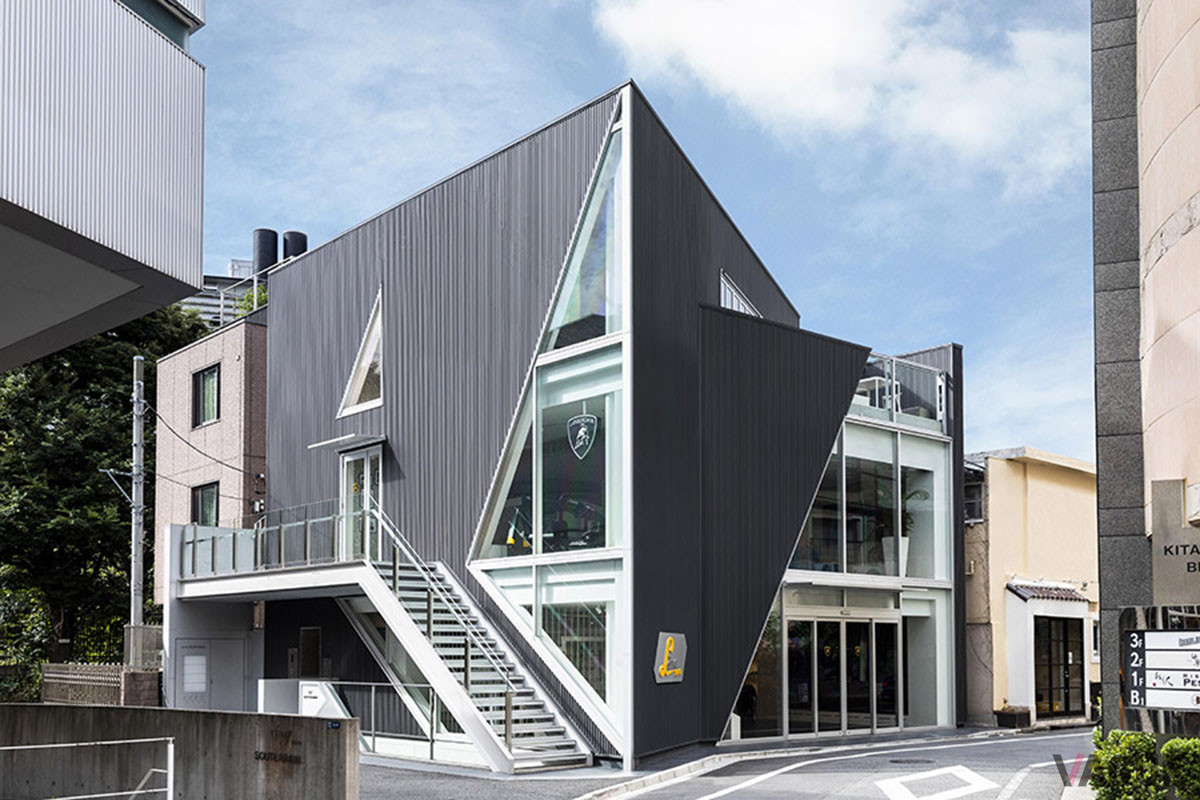 インタビューをおこなった六本木の“THE LOUNGE TOKYO”