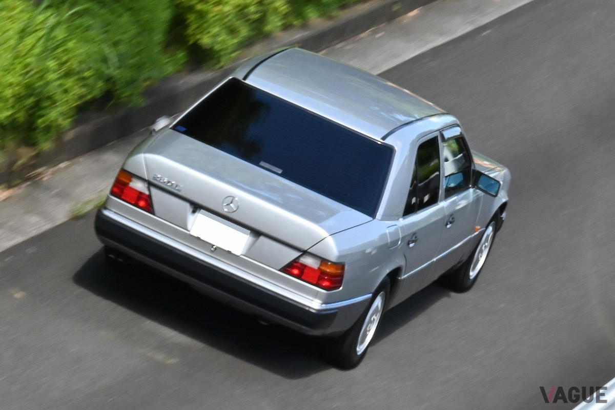 静かで剛性感のある走りが楽しめるW124の280Eセダン
