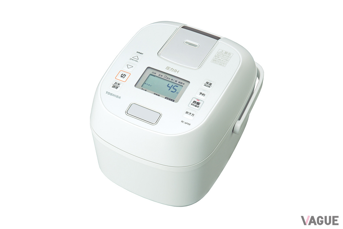 カラーバリエーションは写真のホワイトとブラックの2色をラインナップする