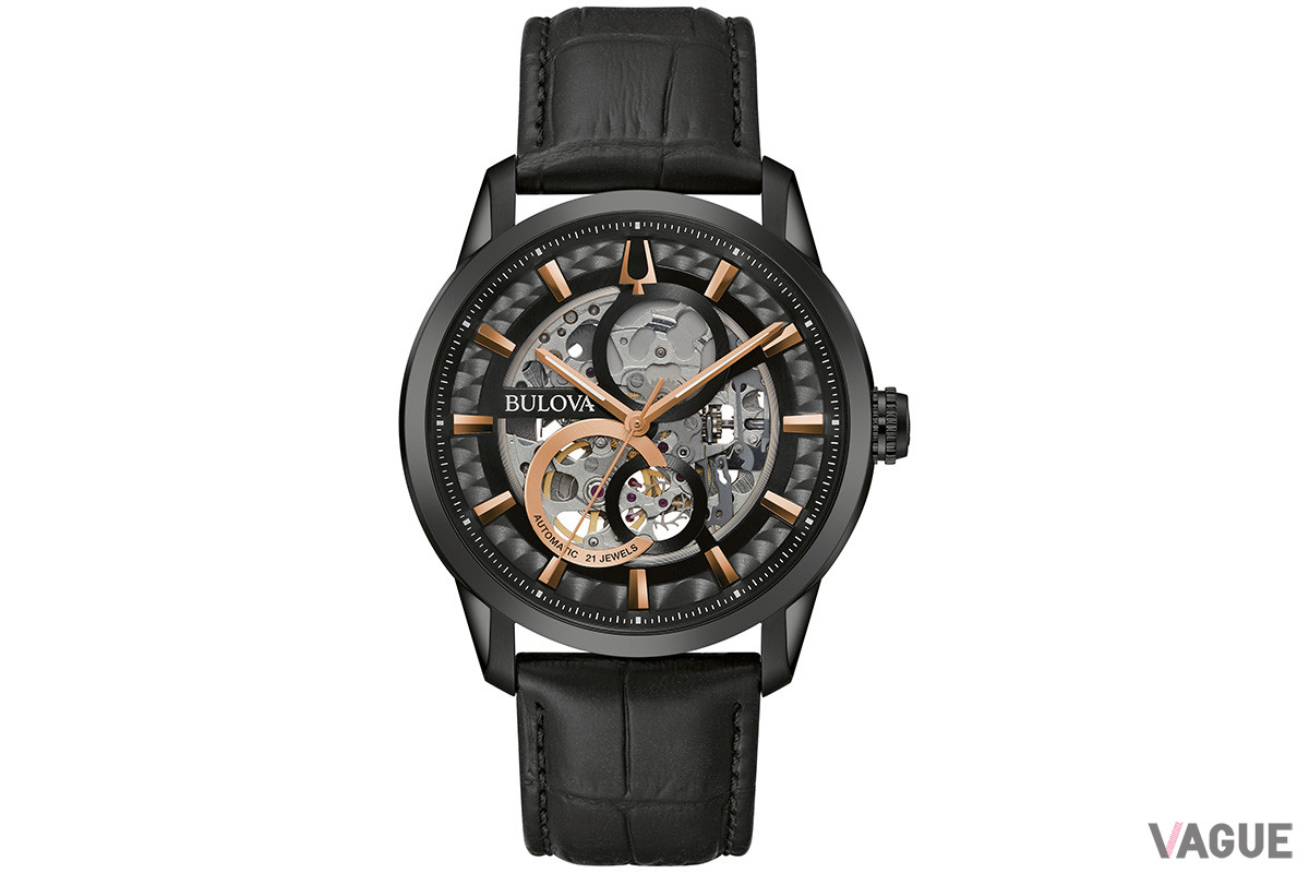 男らしいオールブラックの「98A283 Classic」