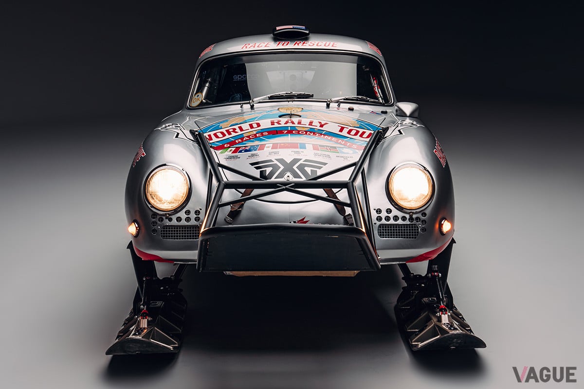 フロントのカーボン製ネットは、クレパスへの落下を防止するための安全装備である