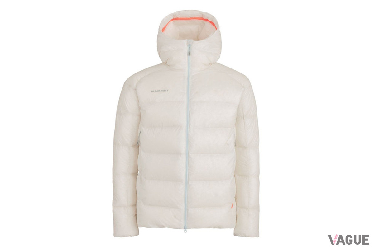 「Meron IN Hooded Jacket AF」のカラー「bright white」。サイズはXS／S／M／L／XLの5展開