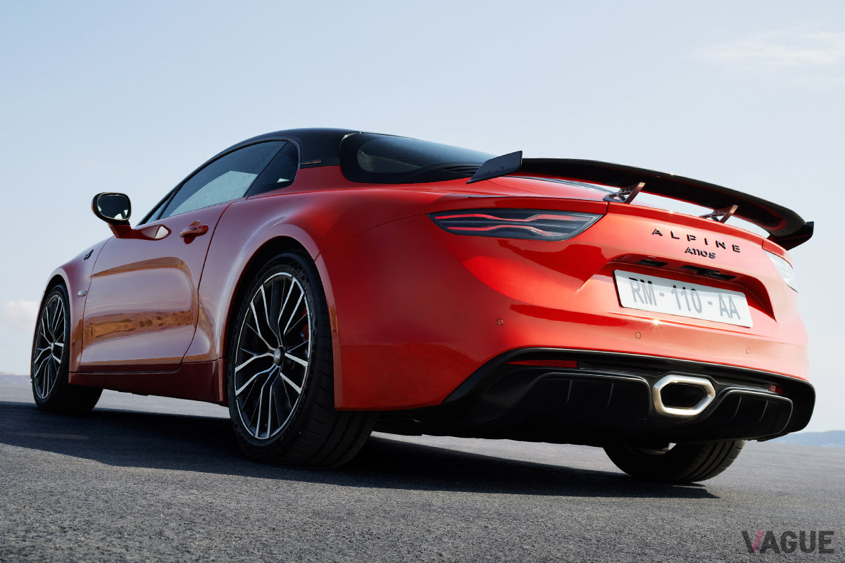 「A110 S」のエアロキットには、カーボン製のフリアスポイラーも含まれる