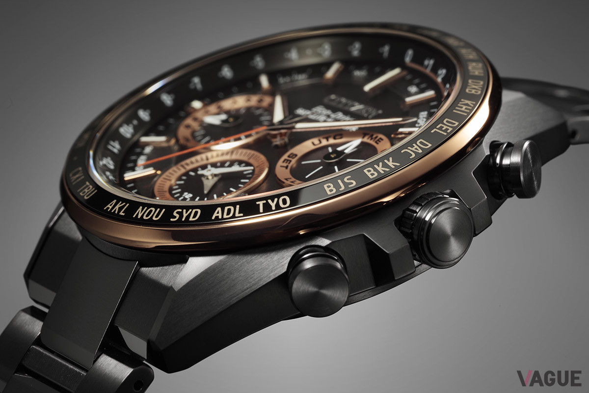 ベゼルの縁取りには明るいピンクゴールドカラーのデュラテクトピンクを採用